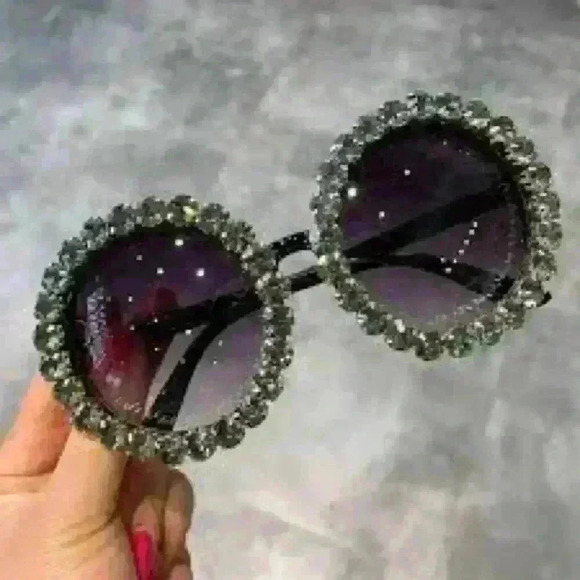 Accessories - Crystal round sunglasses